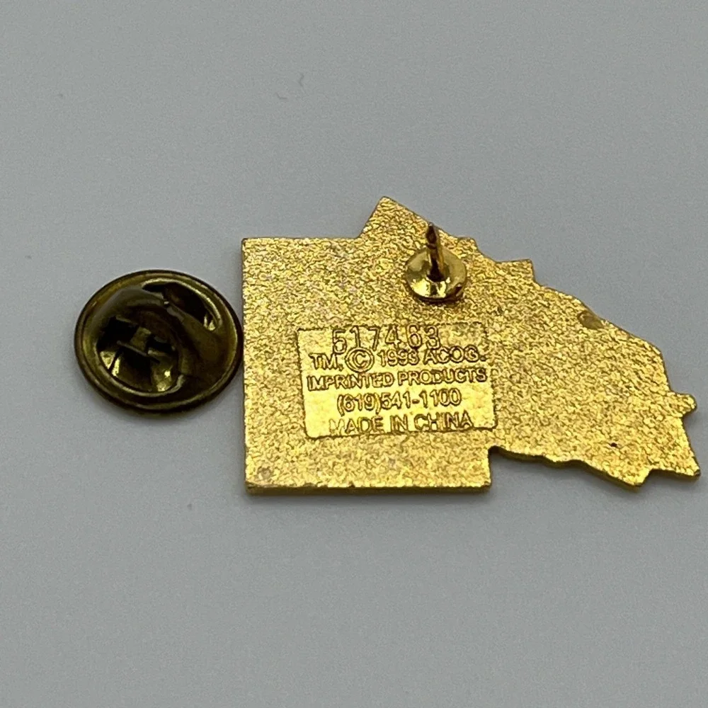1996 Atlanta Summer Olympics Centennial Times Newspaper Press Izzy Lapel Hat Pin